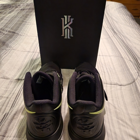 Kyrie flytrap III - Picture 4 of 6